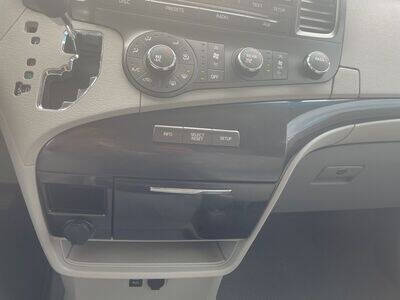 2011 Toyota Sienna LE 8-Passenger