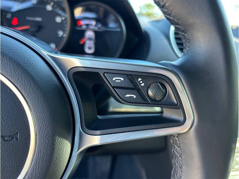 2021 Porsche 718 Cayman