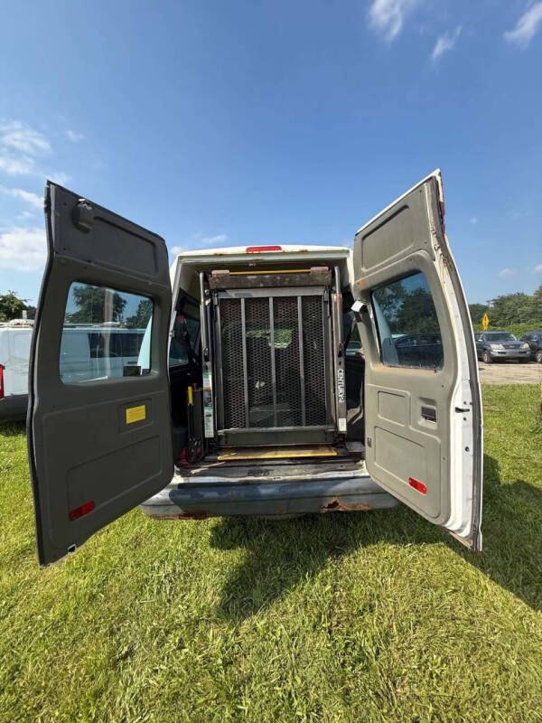 2009 Ford E-Series E-250