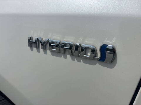 2014 Toyota Prius v Five