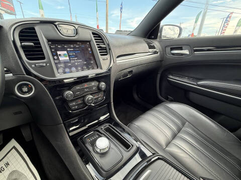 2018 Chrysler 300 S