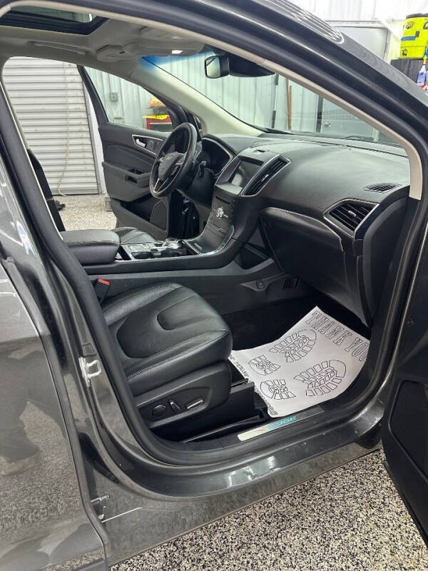 2019 Ford Edge Titanium