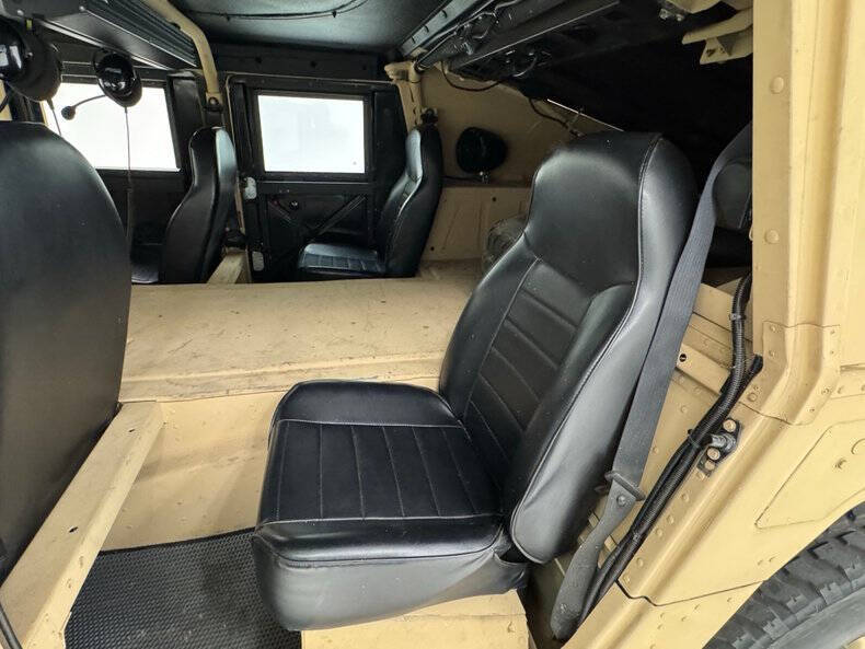 2005 AM General Hummer