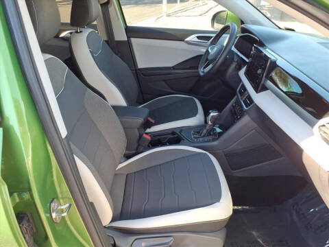 2025 Volkswagen Taos SE