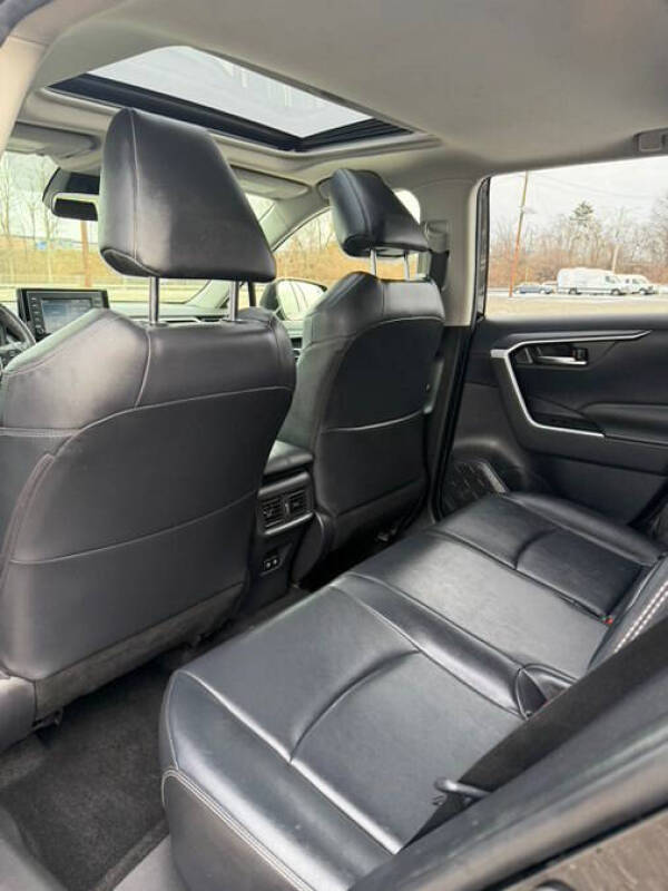 2019 Toyota RAV4 XLE Premium