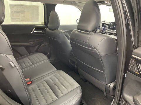 2025 Mitsubishi Outlander SE