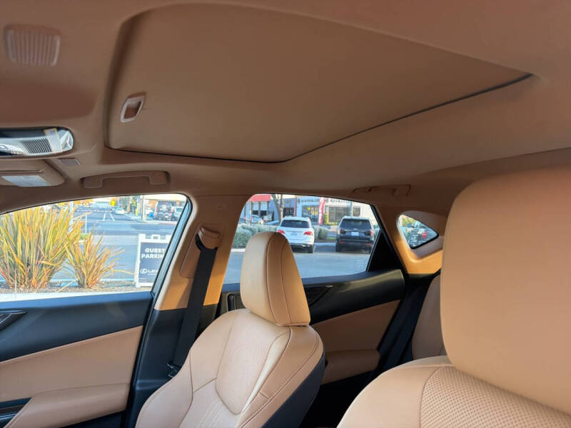 2022 Lexus NX 350h Premium