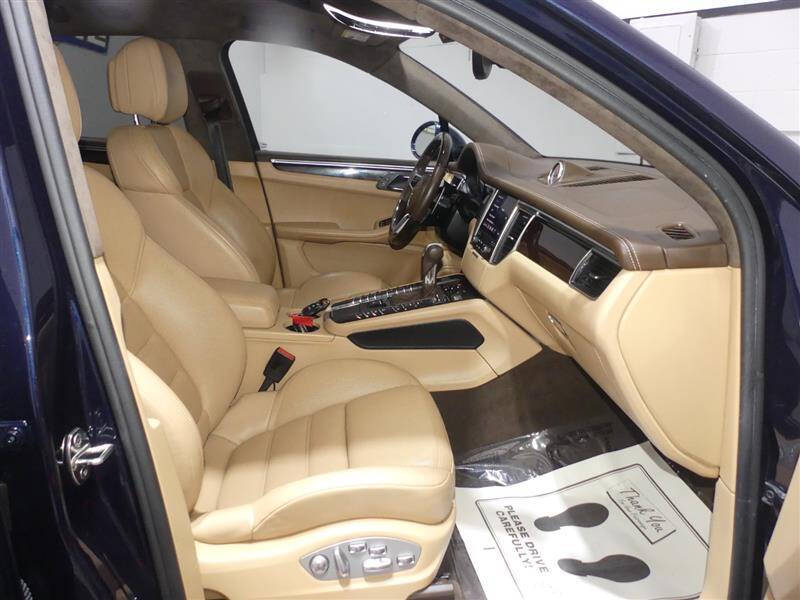 2017 Porsche Macan