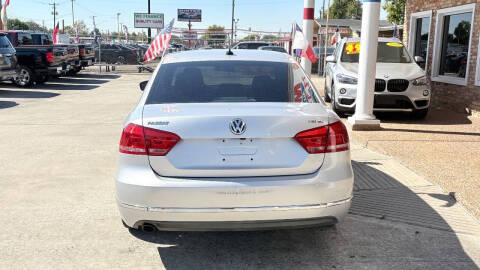 2015 Volkswagen Passat 1.8T SE