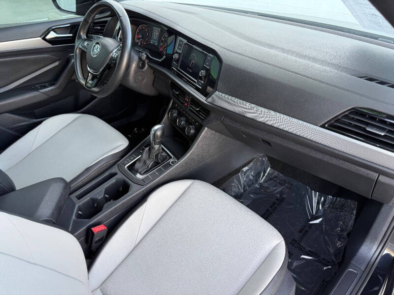 2019 Volkswagen Jetta R-Line