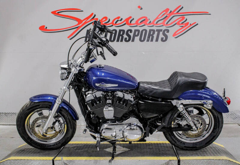 2015 Harley-Davidson Sportster 1200 Custom