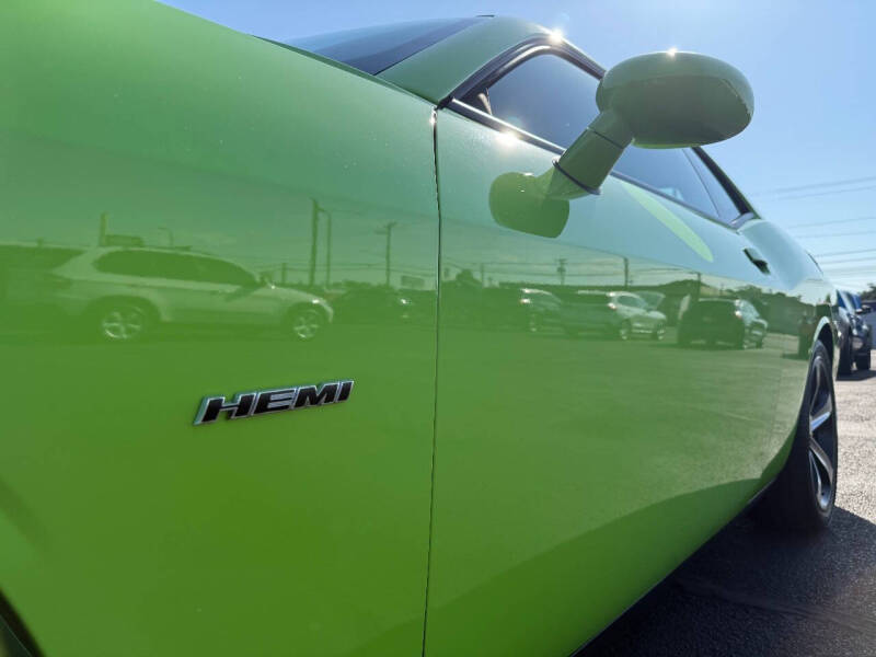 2015 Dodge Challenger R/T Shaker