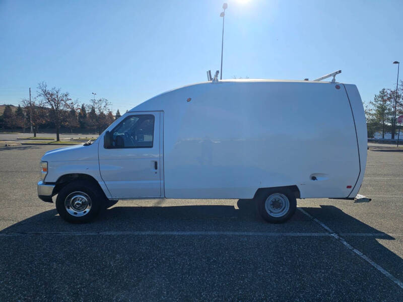 2013 Ford E-Series E-350 SD