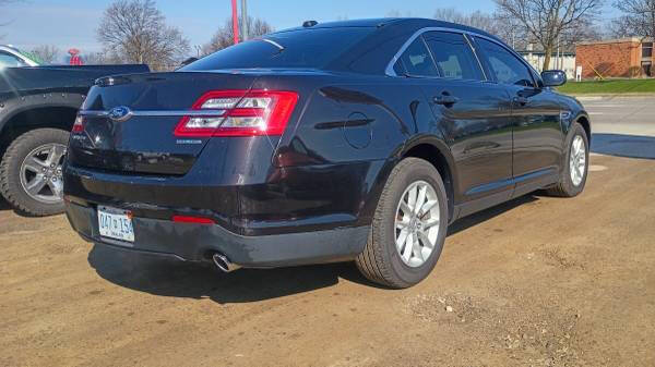 2014 Ford Taurus SE