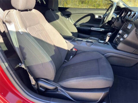 2021 Ford Mustang EcoBoost