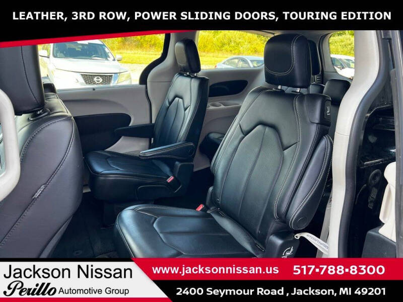 2023 Chrysler Pacifica Touring L