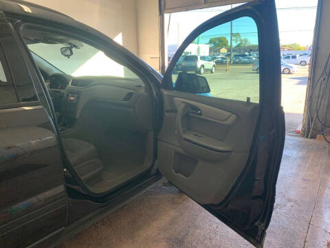 2017 Chevrolet Traverse LS