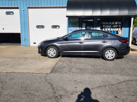 2020 Hyundai Elantra for sale at Engle Road Auto in Fort Wayne IN