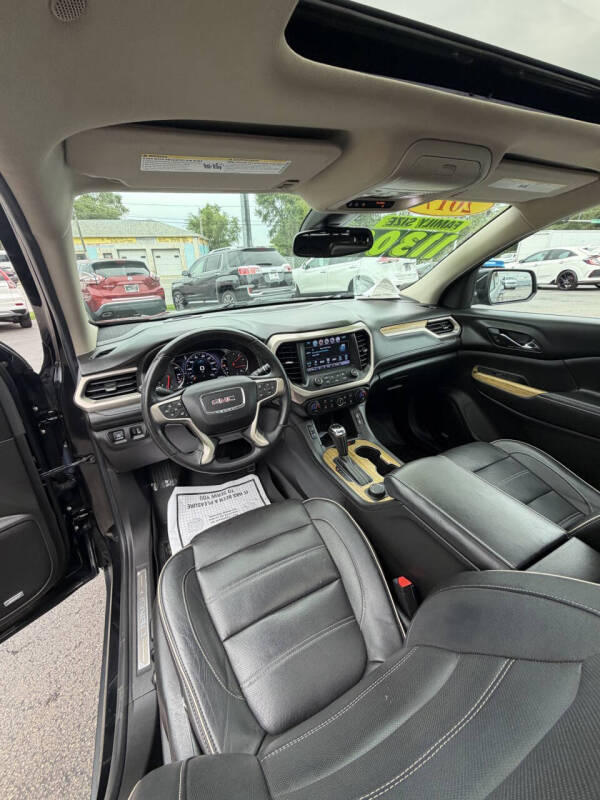 2017 GMC Acadia Denali
