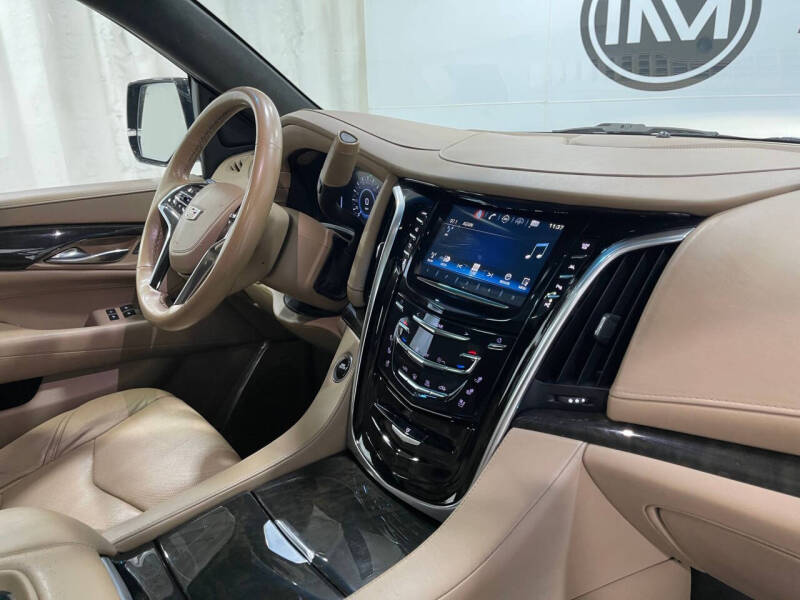 2019 Cadillac Escalade Platinum