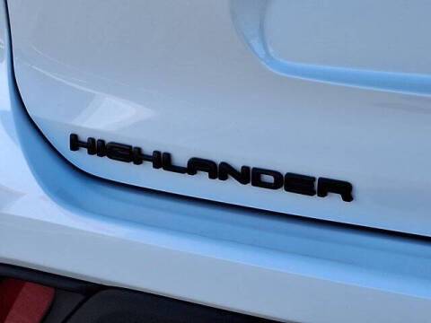 2025 Toyota Highlander LE