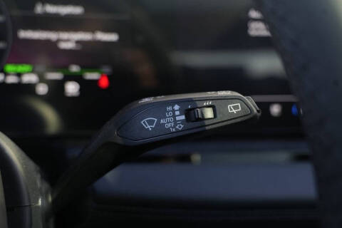 2025 Audi Q6 e-tron quattro Premium Plus