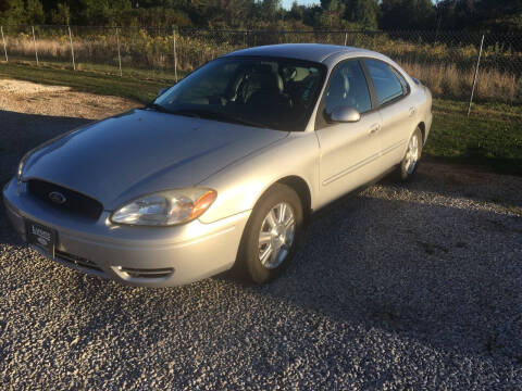 2005 Ford Taurus for sale at B AND S AUTO SALES in Meridianville AL