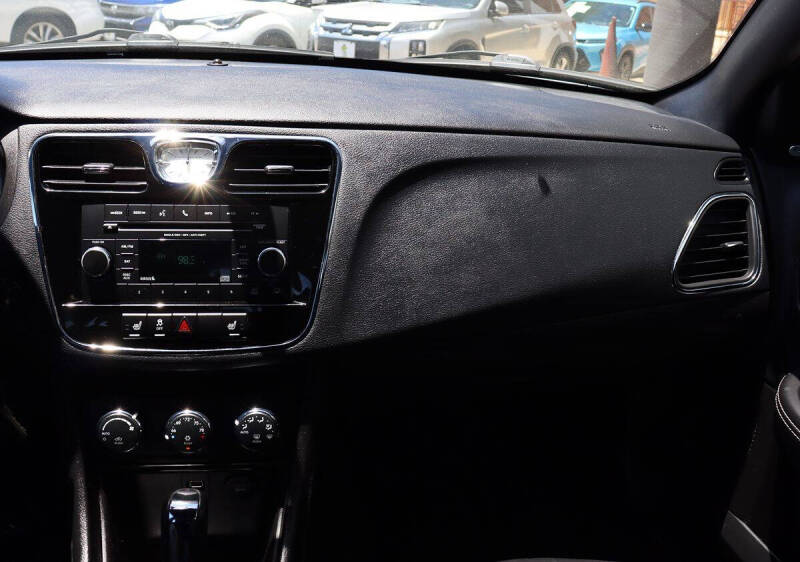 2013 Chrysler 200 Limited