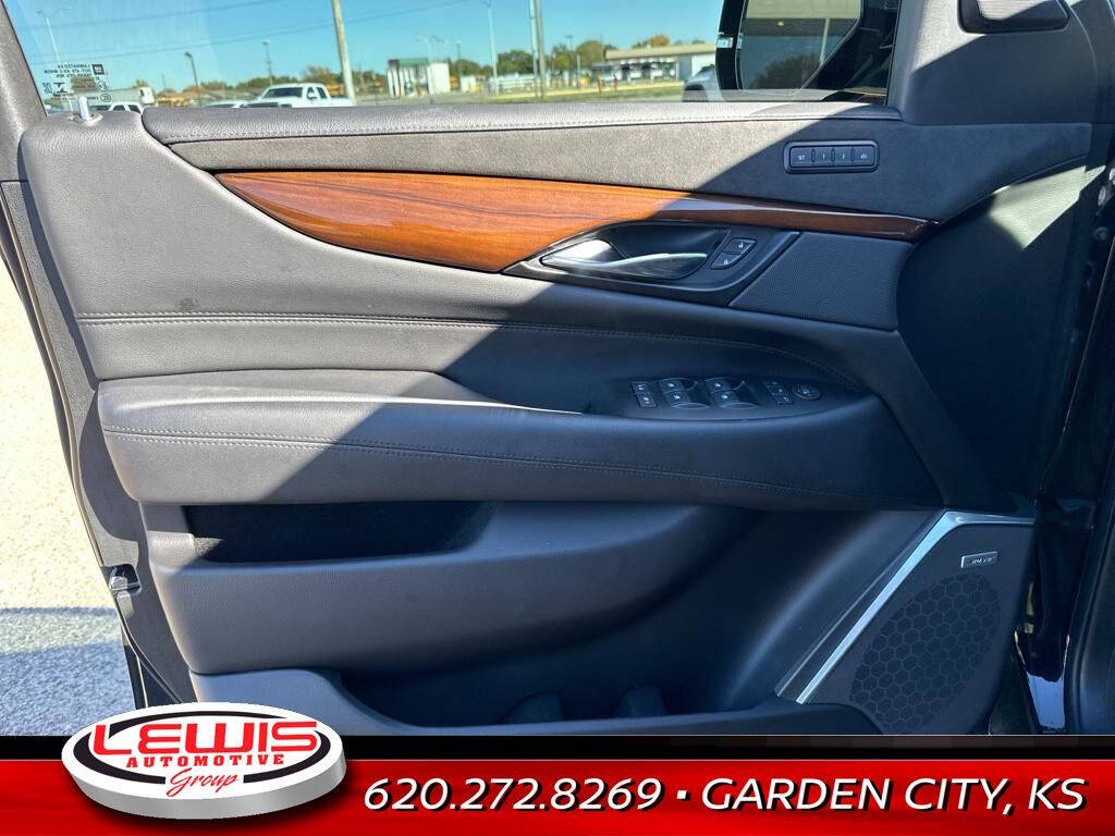 2020 Cadillac Escalade for sale at Lewis Chevrolet of Garden City in Garden City, KS