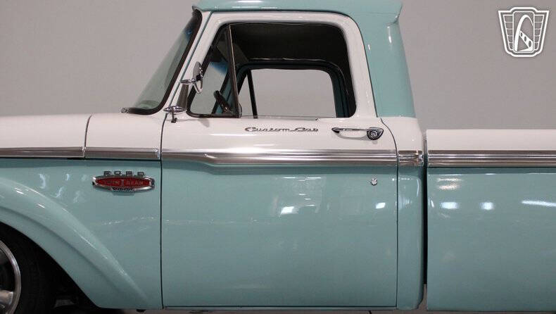 1965 Ford F-100
