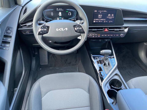 2025 Kia Niro LX