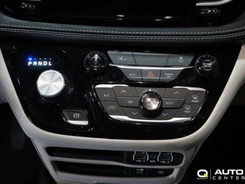 2022 Chrysler Pacifica Hybrid Touring L