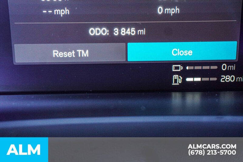 2024 Volvo XC60 Recharge T8 Plus Dark Theme