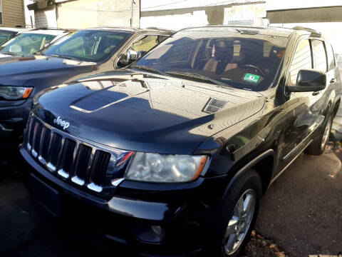 2013 Jeep Grand Cherokee for sale at Payless Auto Trader in Newark NJ