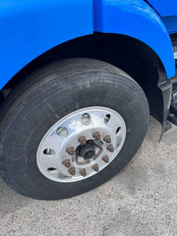 2012 Volvo VNL Super Singles