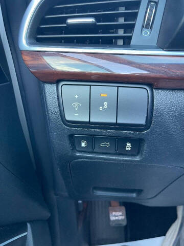 2017 Kia Cadenza Premium