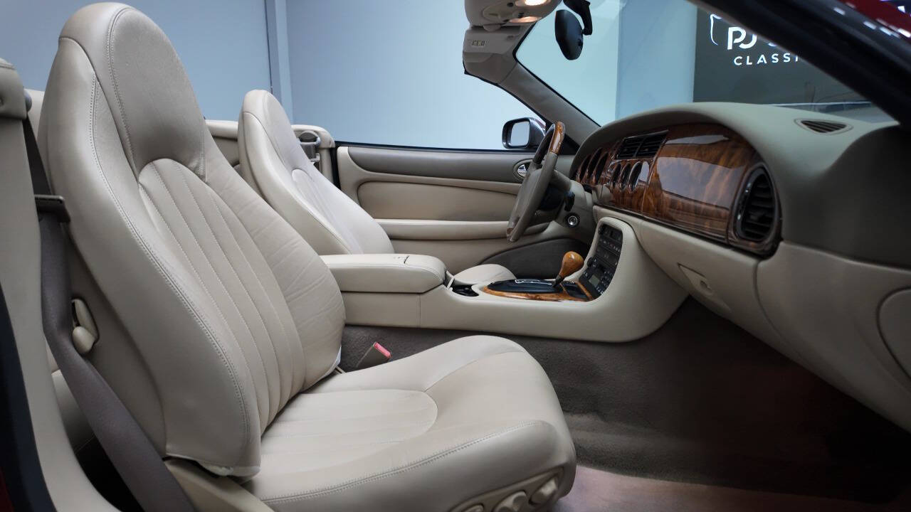 1998 Jaguar XK-Series 46