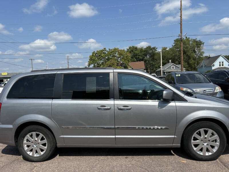 2014 Chrysler Town and Country Touring