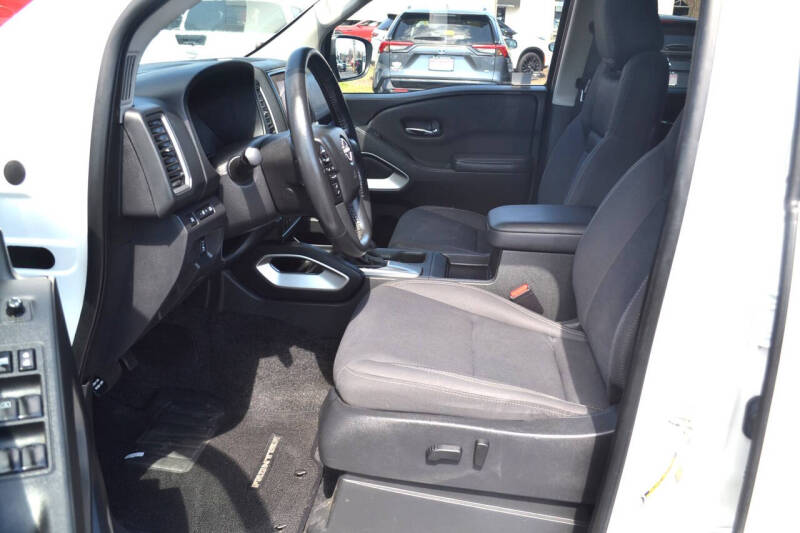 2023 Nissan Frontier SV