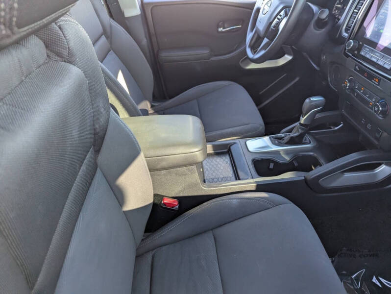 2024 Nissan Frontier SV