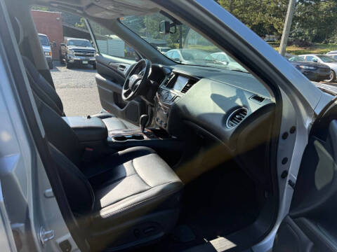 2017 Nissan Pathfinder Platinum