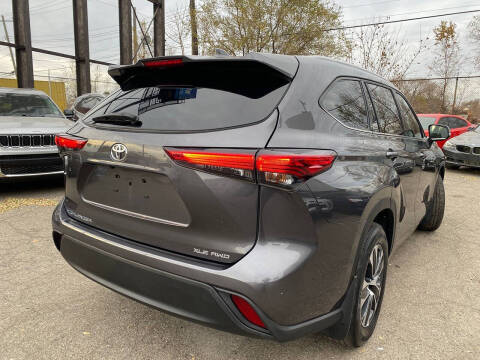 2022 Toyota Highlander XLE