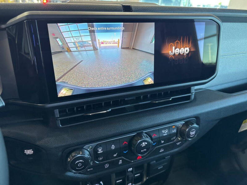 2025 Jeep Gladiator Sport