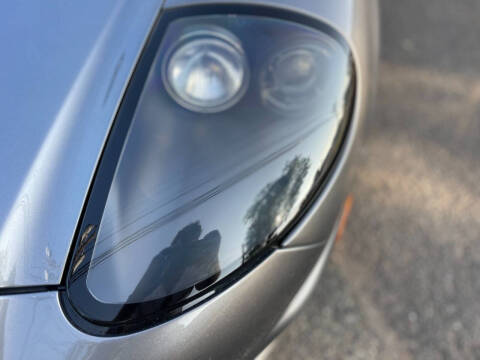 2005 Aston Martin V12 Vanquish S