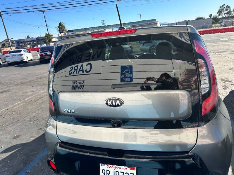 2016 Kia Soul +