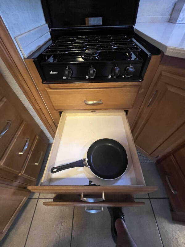 2007 Winnebago Adventurer