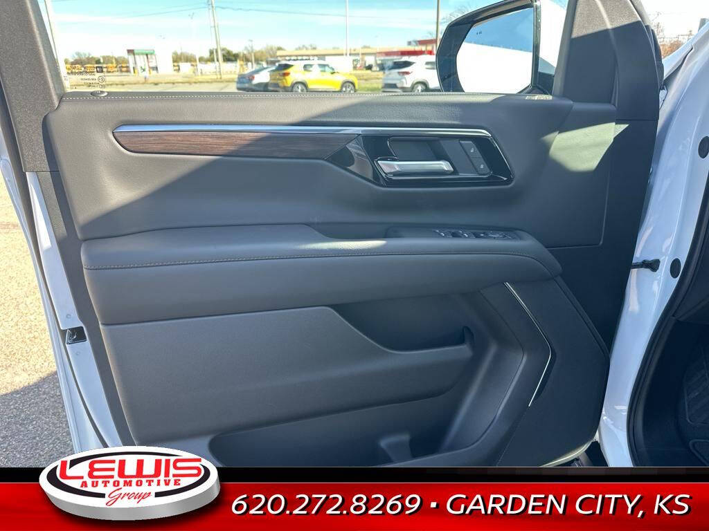 2025 Chevrolet Suburban for sale at Lewis Chevrolet of Garden City in Garden City, KS