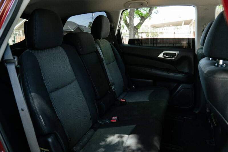 2020 Nissan Pathfinder SV