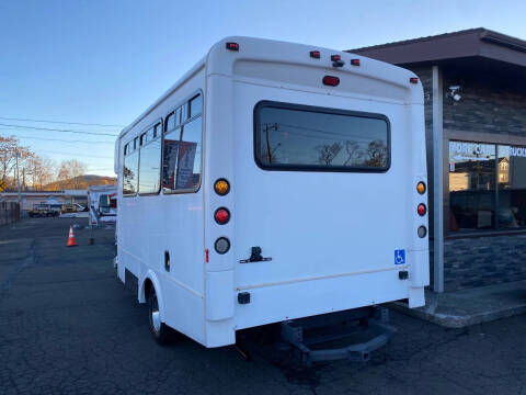 2013 Ford E-Series E-350 SD
