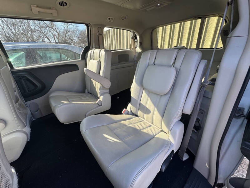 2013 Chrysler Town and Country Touring